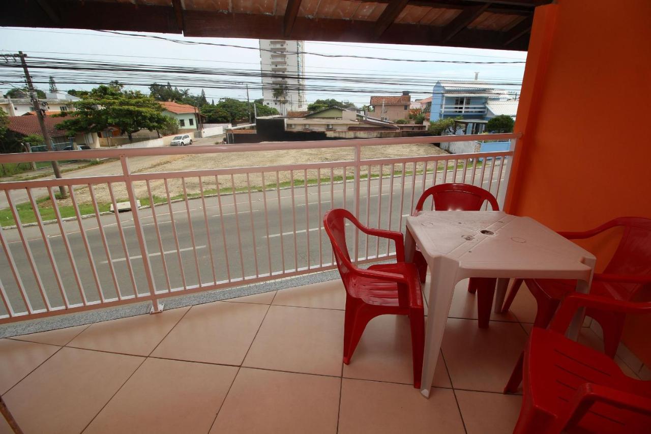 Pousada Praia Da Fortaleza 450 Metros Do Parque Beto Carrero Com Cafe Da Manha Penha  Buitenkant foto